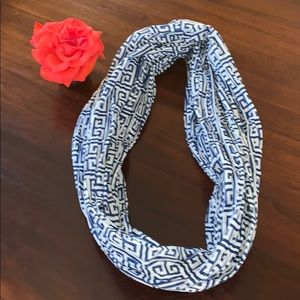 Infinity scarf